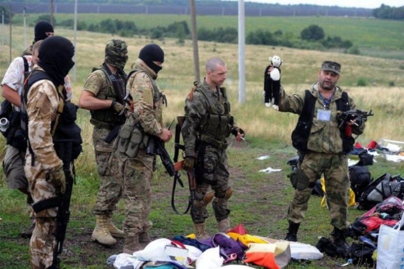 Родственники жертв авиакатастрофы "Боинга" готовят к Путину коллективный иск