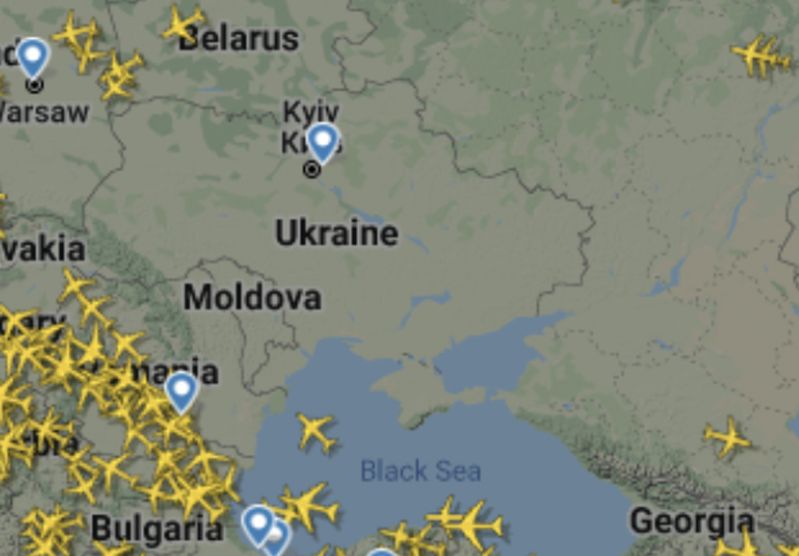 Украина закрывает небо для гражданских самолетов после российского вторжения
